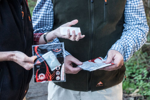 Handwaermer Einwegwaermer Heizpad Aj12 Fire Pack Alpenheat Beheizbare Kleidung Wandern